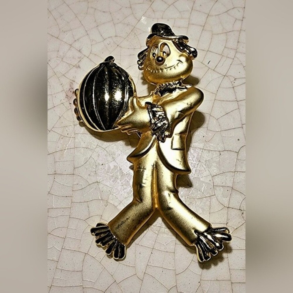 Signed Danecraft Gold Tone Scarecrow Pumpkin Halloween Brooch